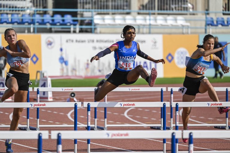 1.-heptathlon-100-m-hurdles_EK12099_Web-Res-768x511