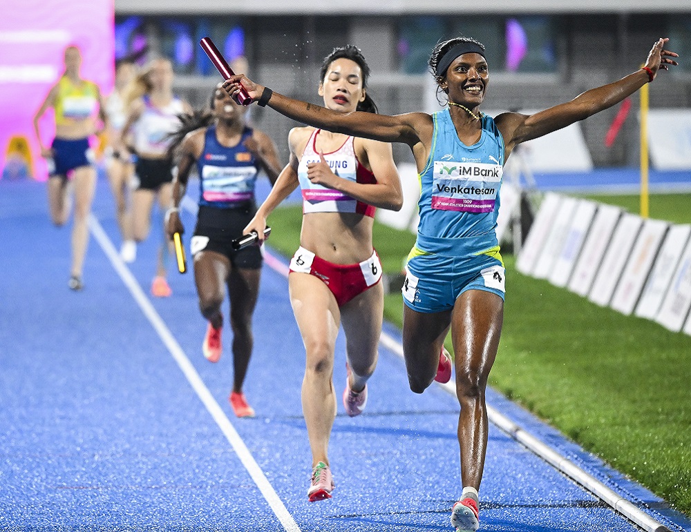 1_316 4_400m Relay Women FINAL_EK1_7164