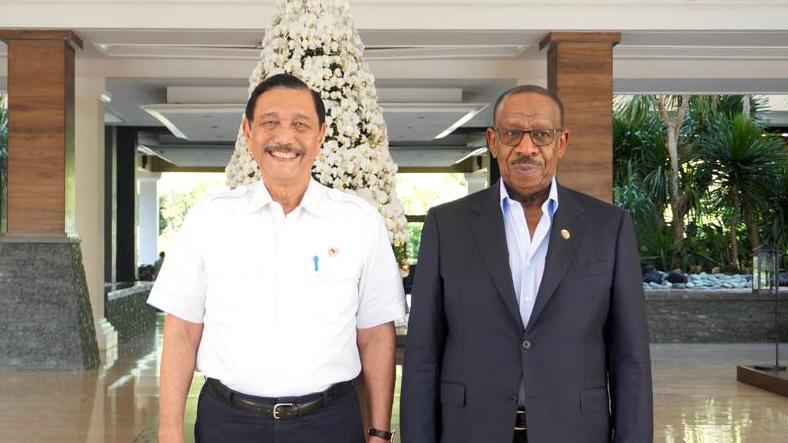 Gen.Dahlan Al Hamad met Mr Luhut B. Pandjaitan,President Indonesian Athletics Federation at Bali,Indonesia