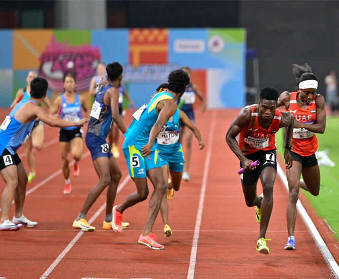 Relay fireworks close Asian U20 Championships in record-smashing style